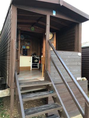 photo 8 of Beach hut Oasis - 154 for hire Frinton-on-Sea